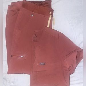 Mauve color figs scrub set